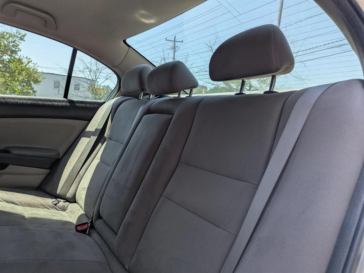 Honda Accord LX-P Sedan AT 2011