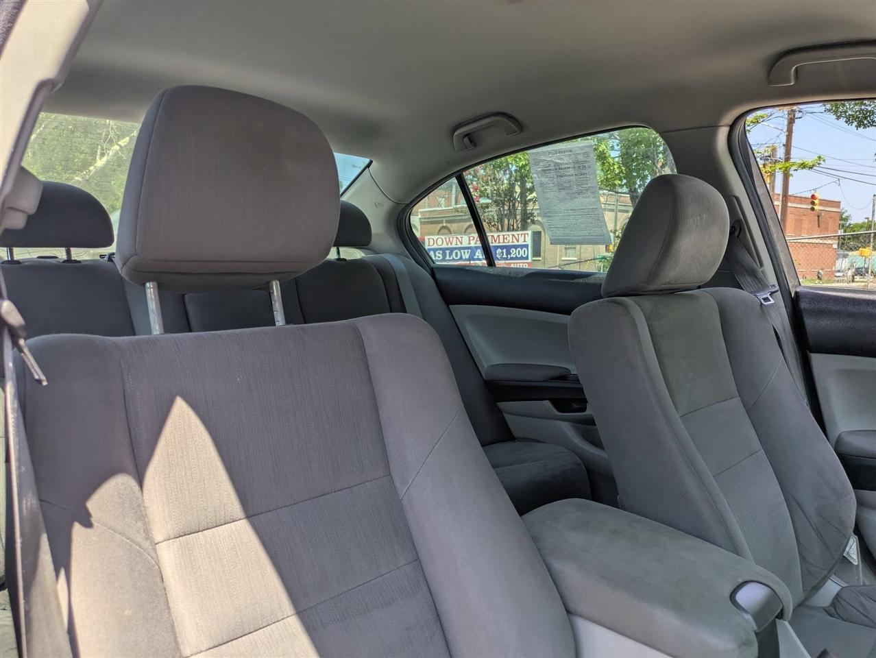 Honda Accord LX-P Sedan AT 2011