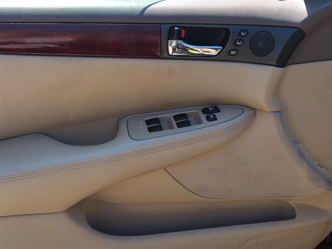 Lexus ES 330 Sedan 2004