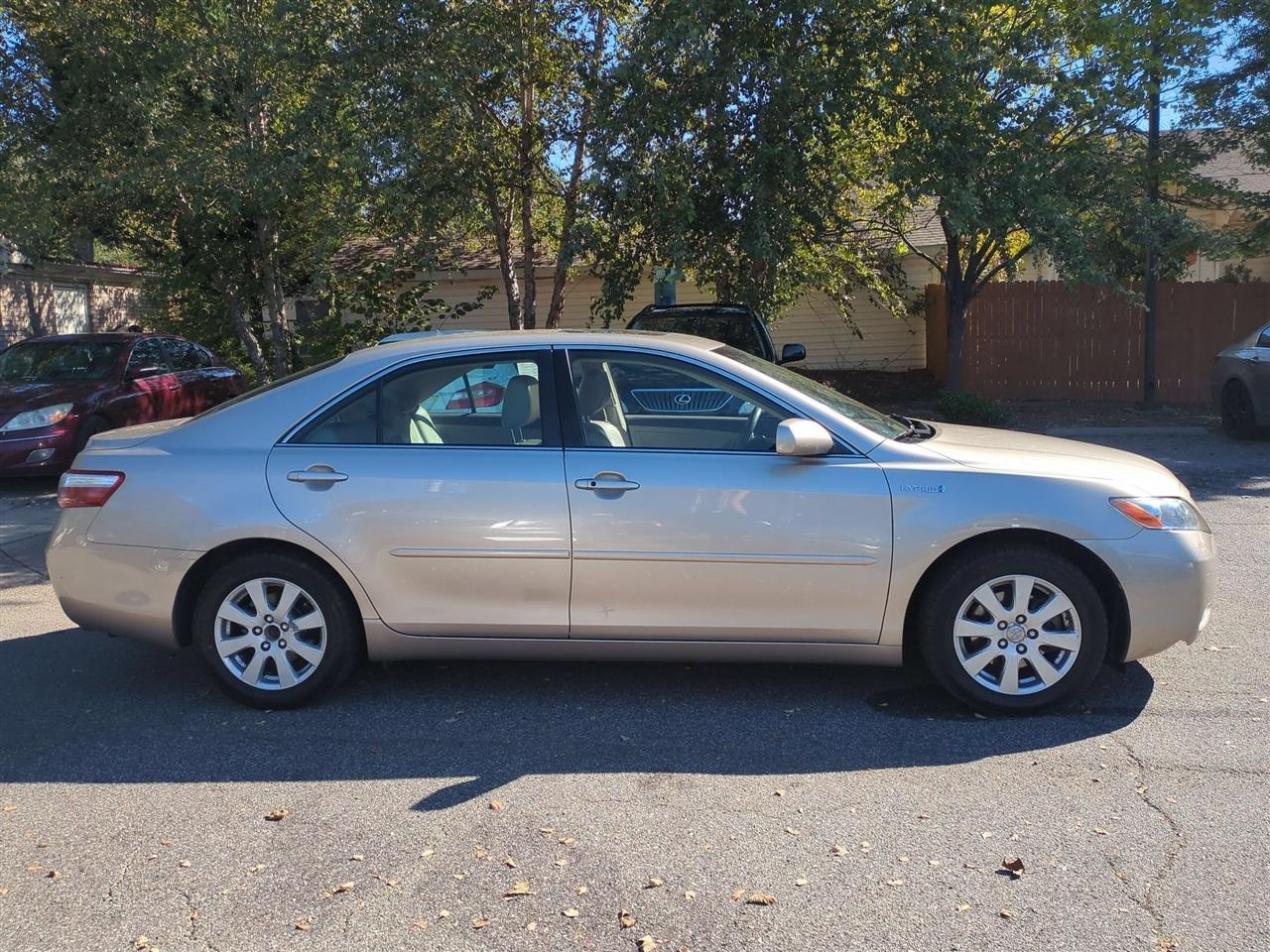 Toyota Camry Hybrid Sedan 2009