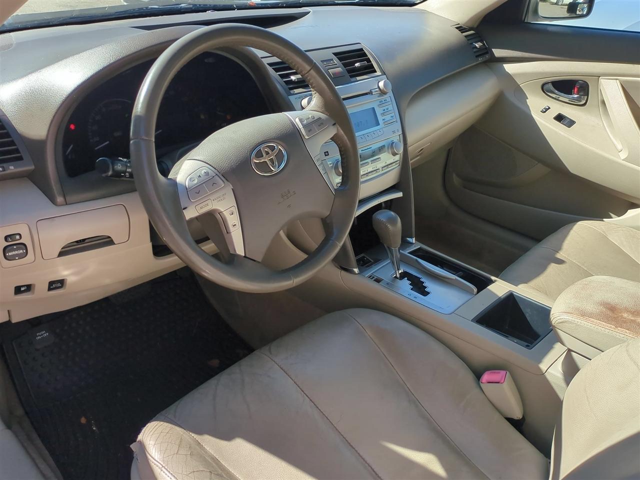 Toyota Camry Hybrid Sedan 2009
