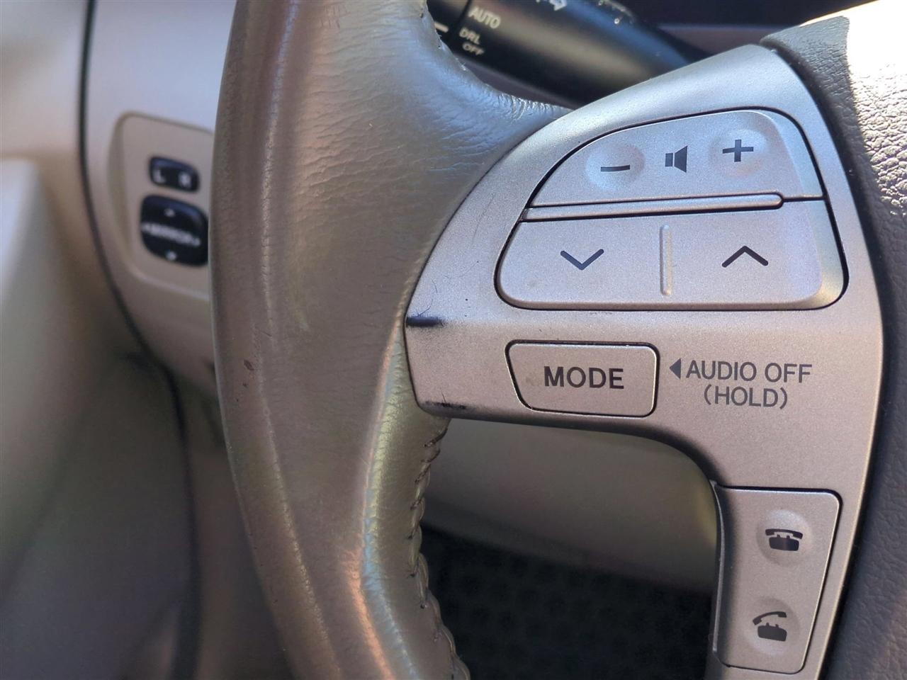 Toyota Camry Hybrid Sedan 2009