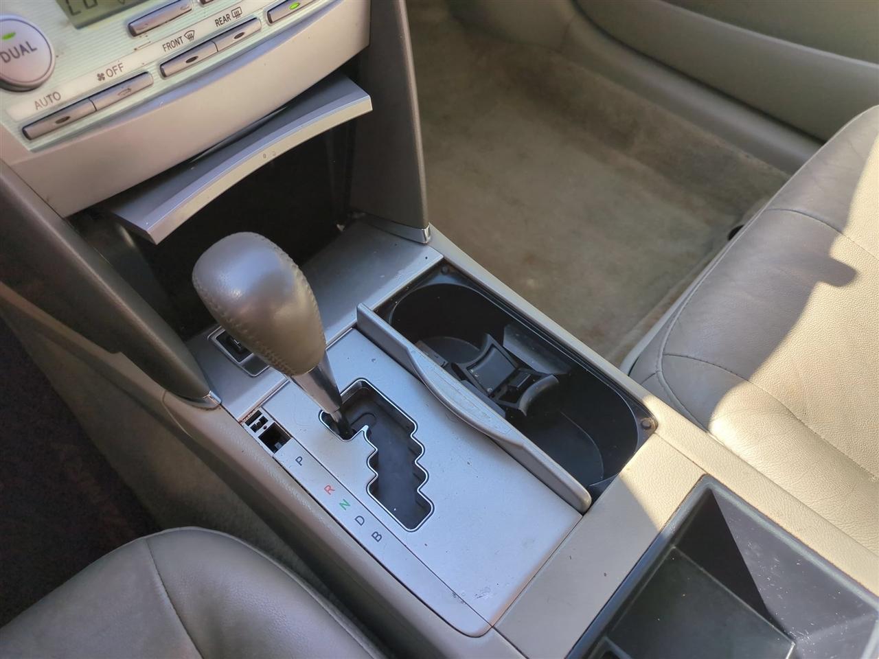 Toyota Camry Hybrid Sedan 2009