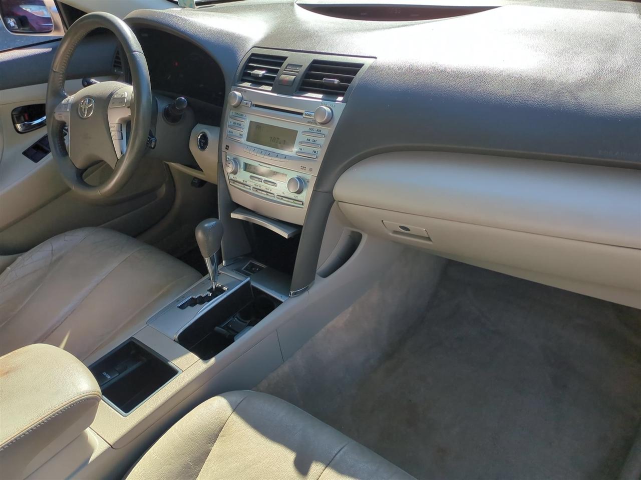 Toyota Camry Hybrid Sedan 2009