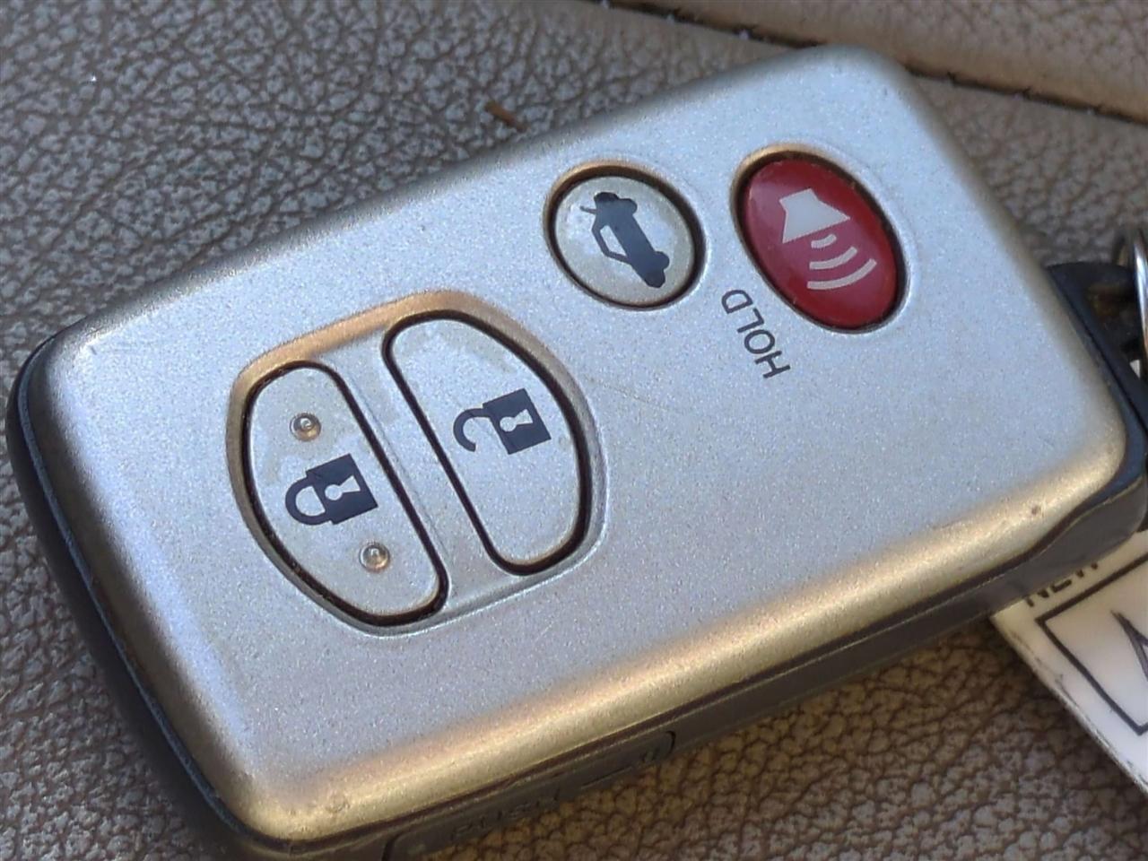 Toyota Camry Hybrid Sedan 2009