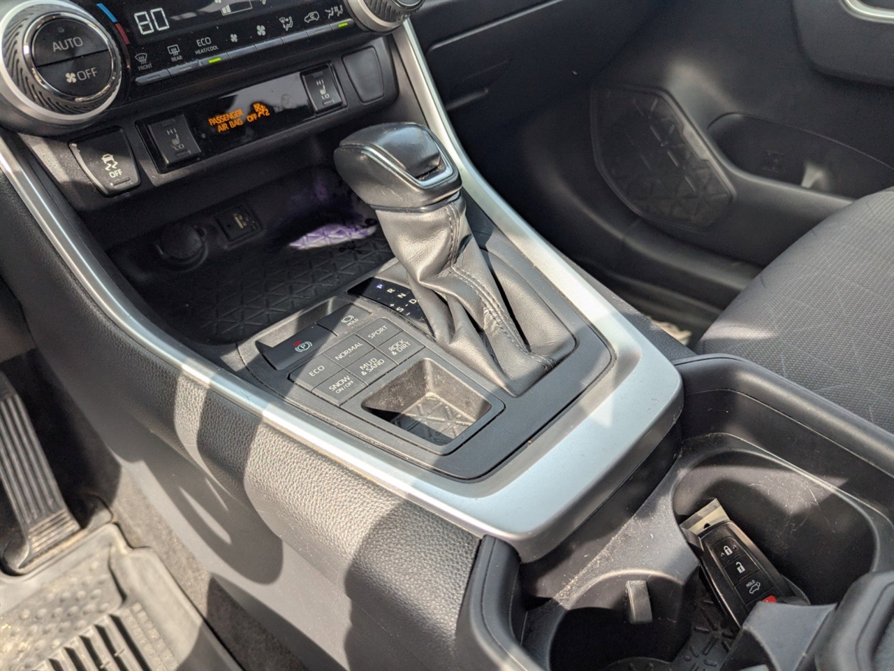 Toyota RAV4 XLE AWD (Natl) 2019