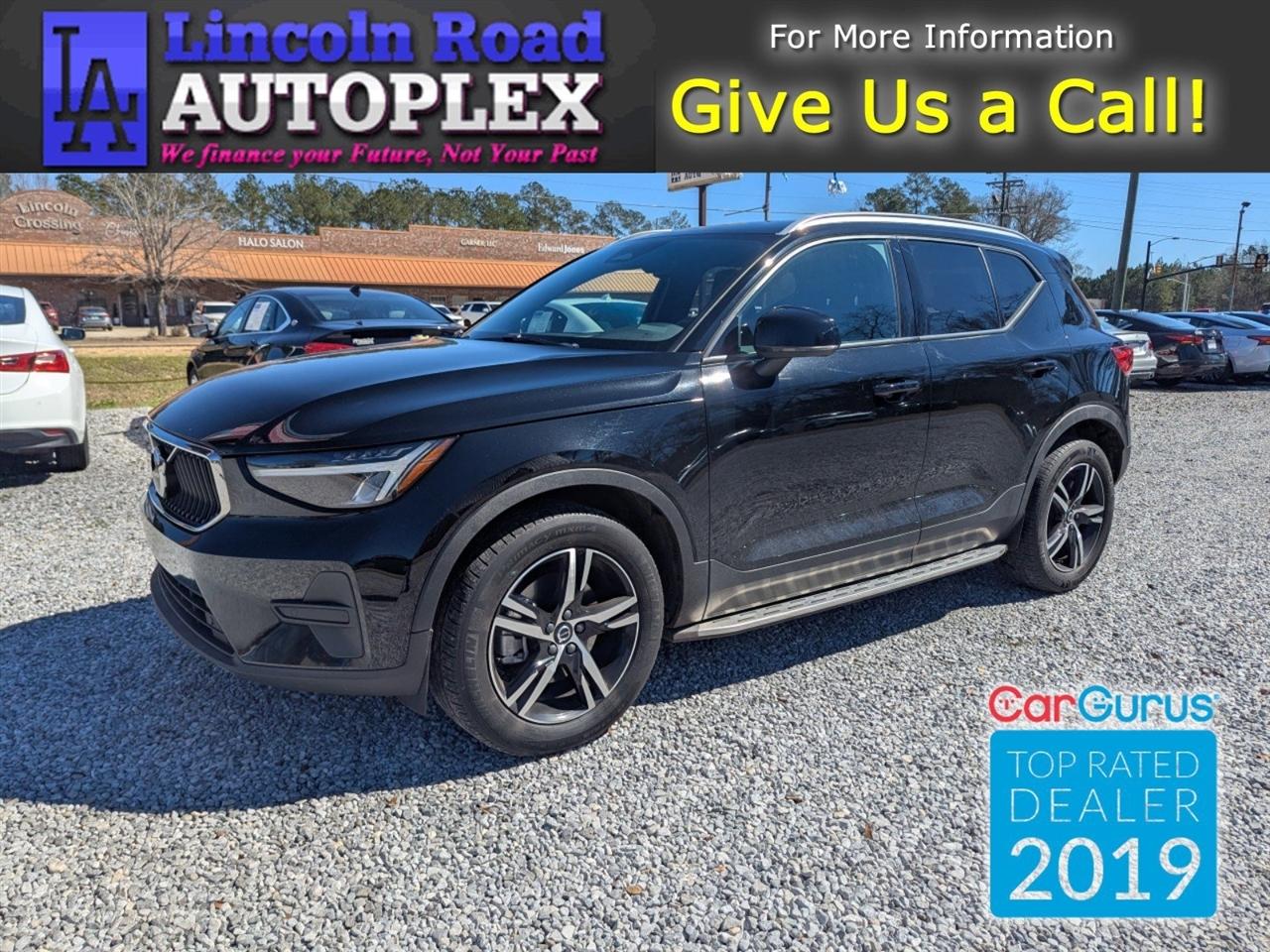 2023 Volvo XC40 B5 AWD Core
