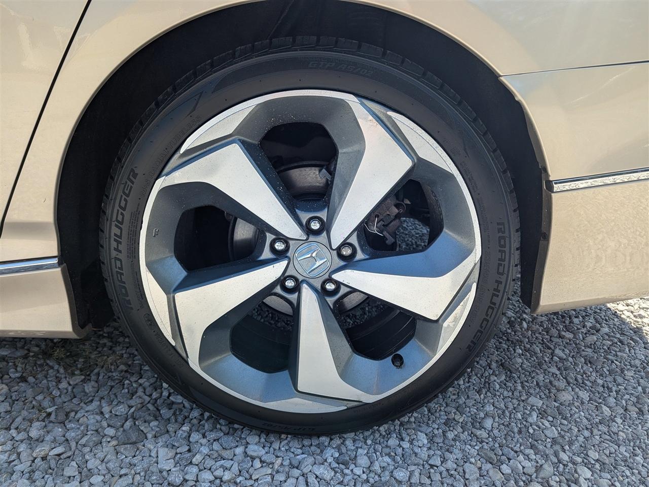 Honda Accord Touring 2.0T Auto 2020