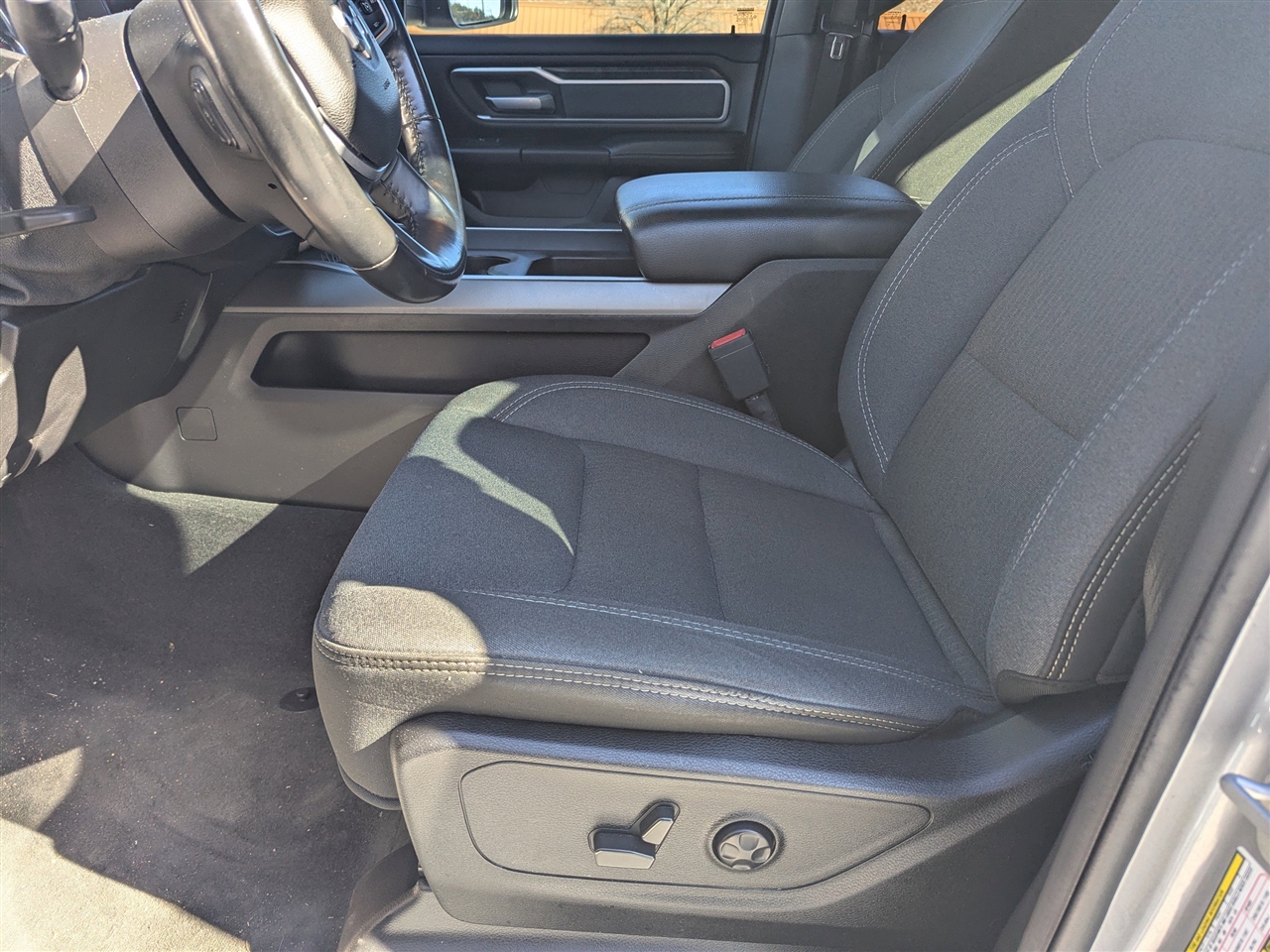 RAM 1500 Lone Star 4x2 Quad Cab 6'4" Box 2021