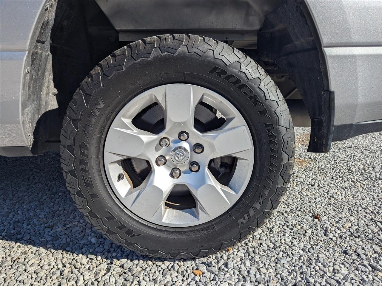 RAM 1500 Lone Star 4x2 Quad Cab 6'4" Box 2021