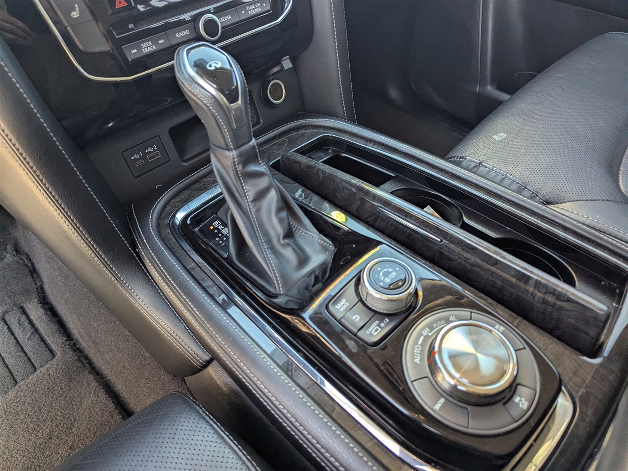 Infiniti QX80 LUXE AWD 2021