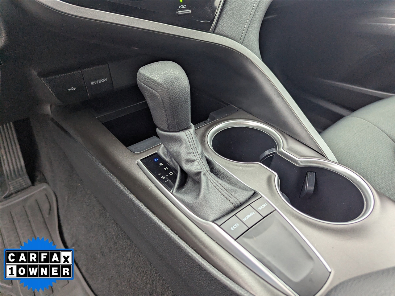 Toyota Camry LE Auto (Natl) 2024