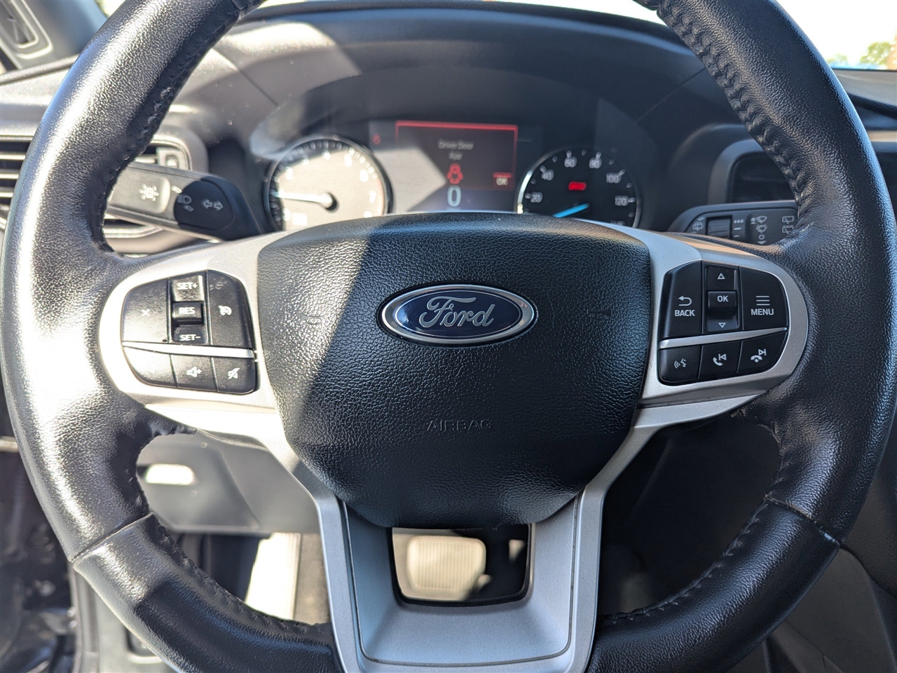 Ford Explorer XLT 4WD 2023