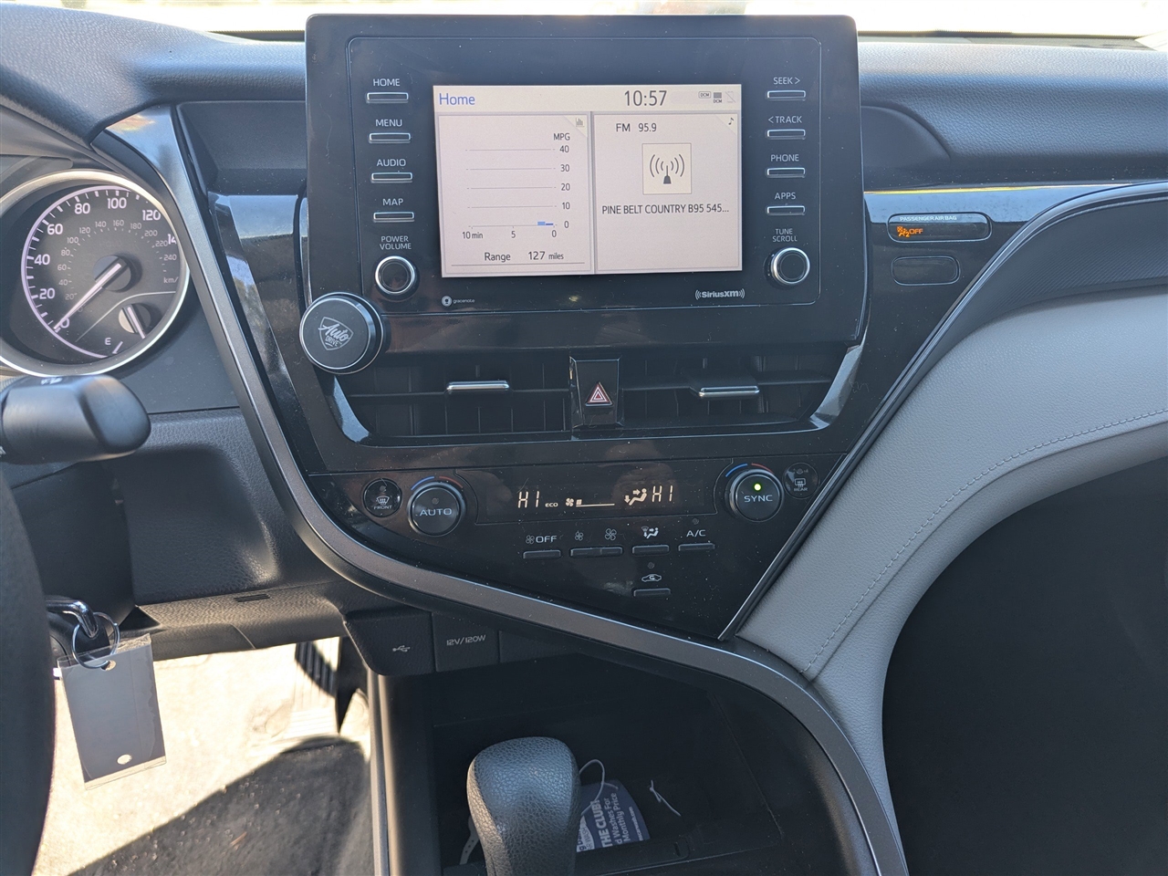 Toyota Camry LE Auto (Natl) 2024