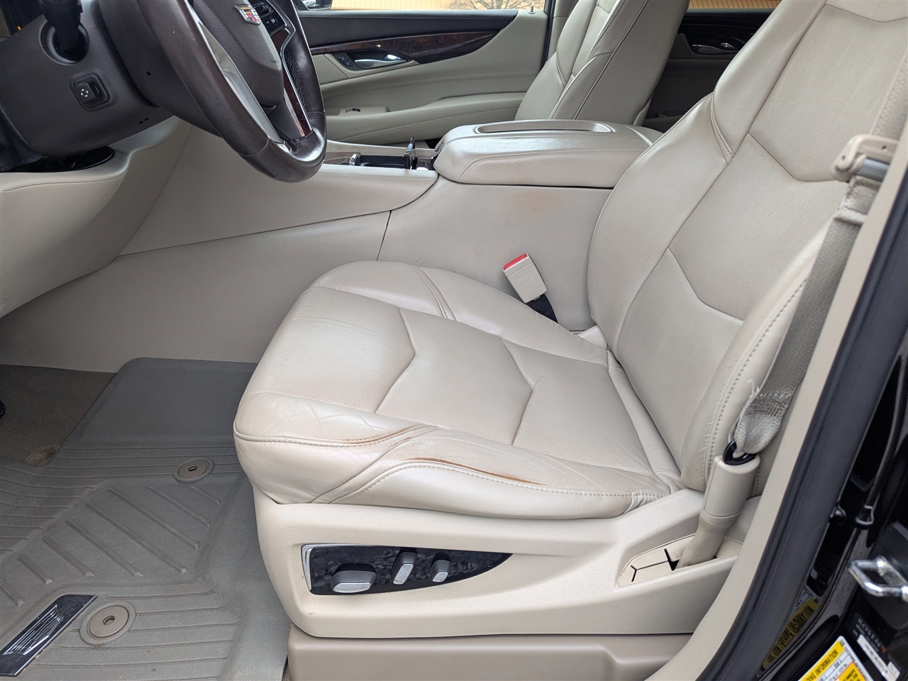 Cadillac Escalade 4WD 4dr Luxury 2015