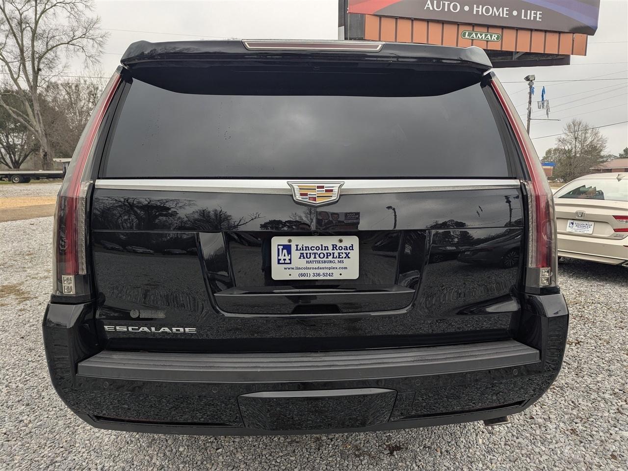 Cadillac Escalade 4WD 4dr Luxury 2015