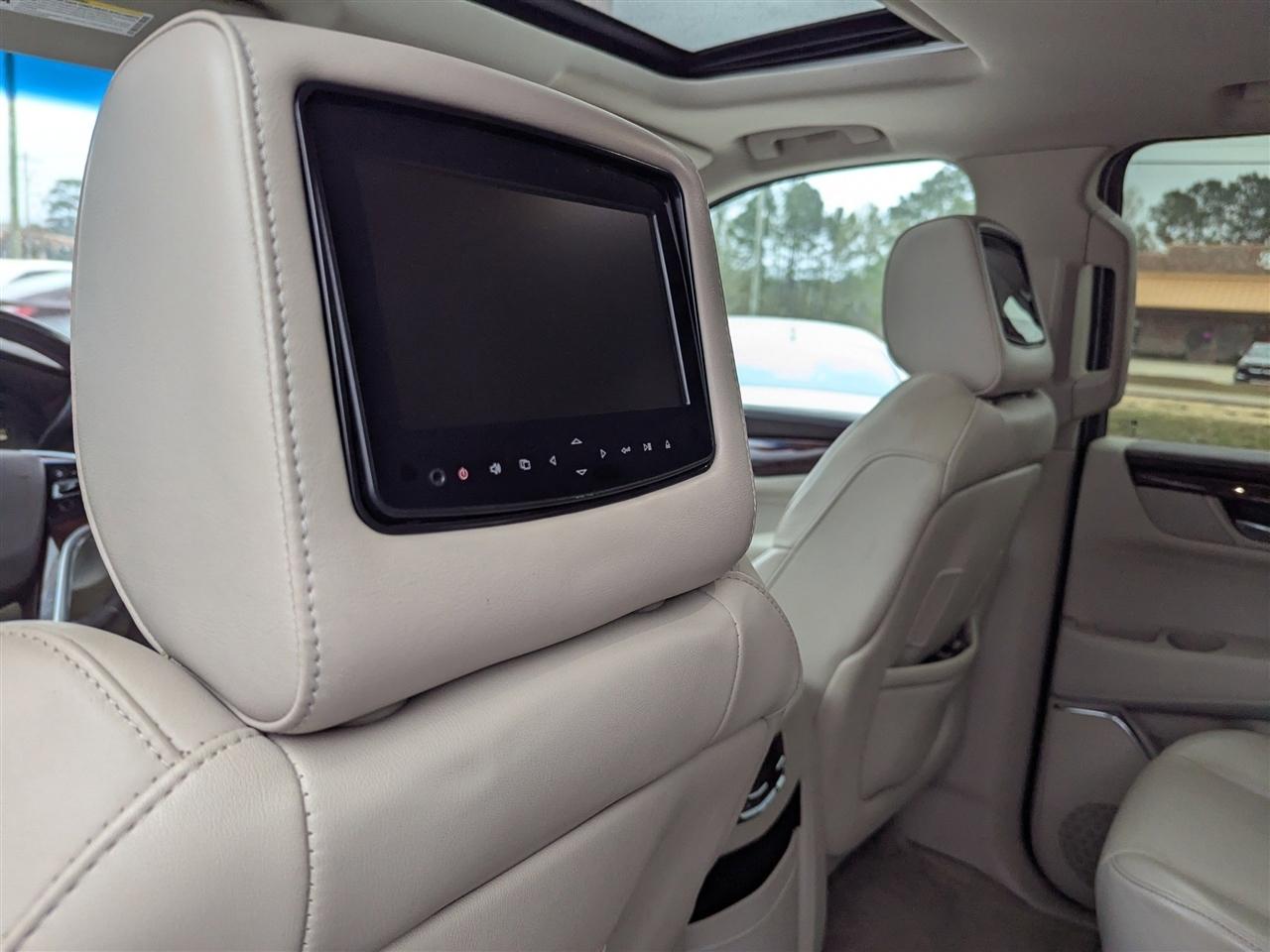 Cadillac Escalade 4WD 4dr Luxury 2015