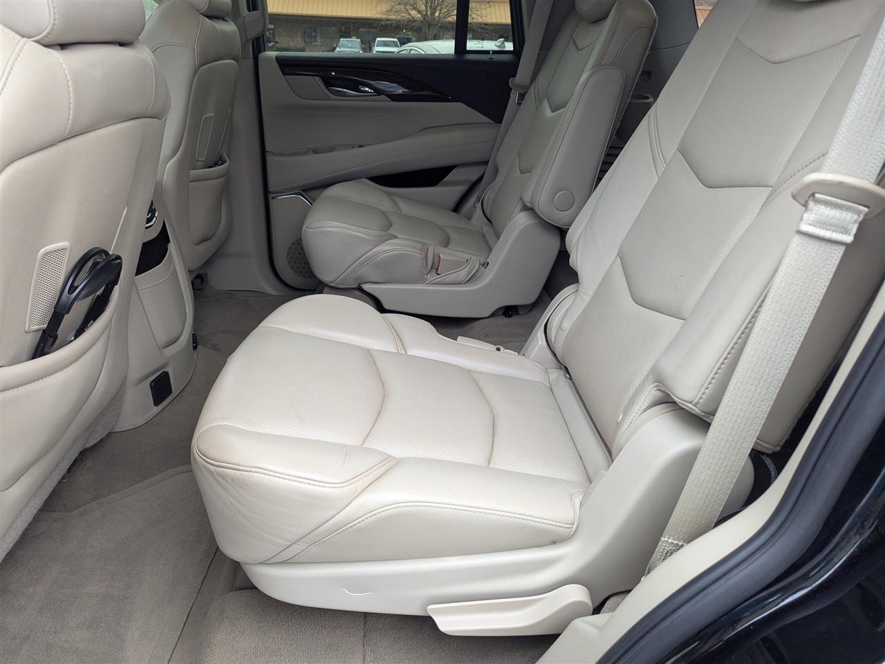 Cadillac Escalade 4WD 4dr Luxury 2015