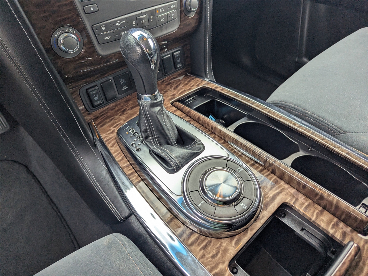 Nissan Armada 4x2 SV 2018