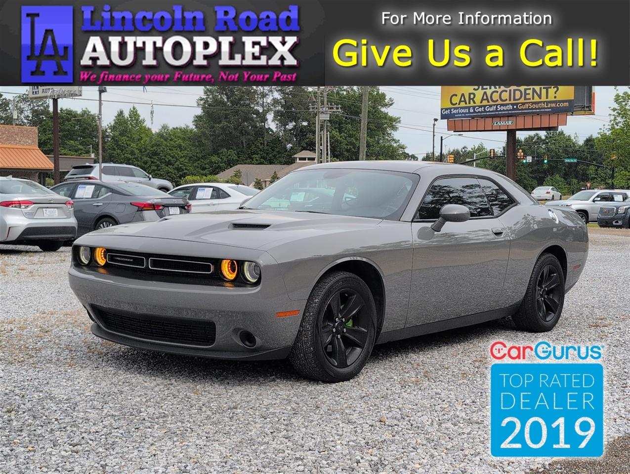 2018 Dodge Challenger SXT RWD