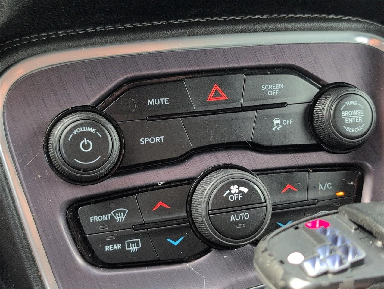 Dodge Challenger SXT RWD 2018