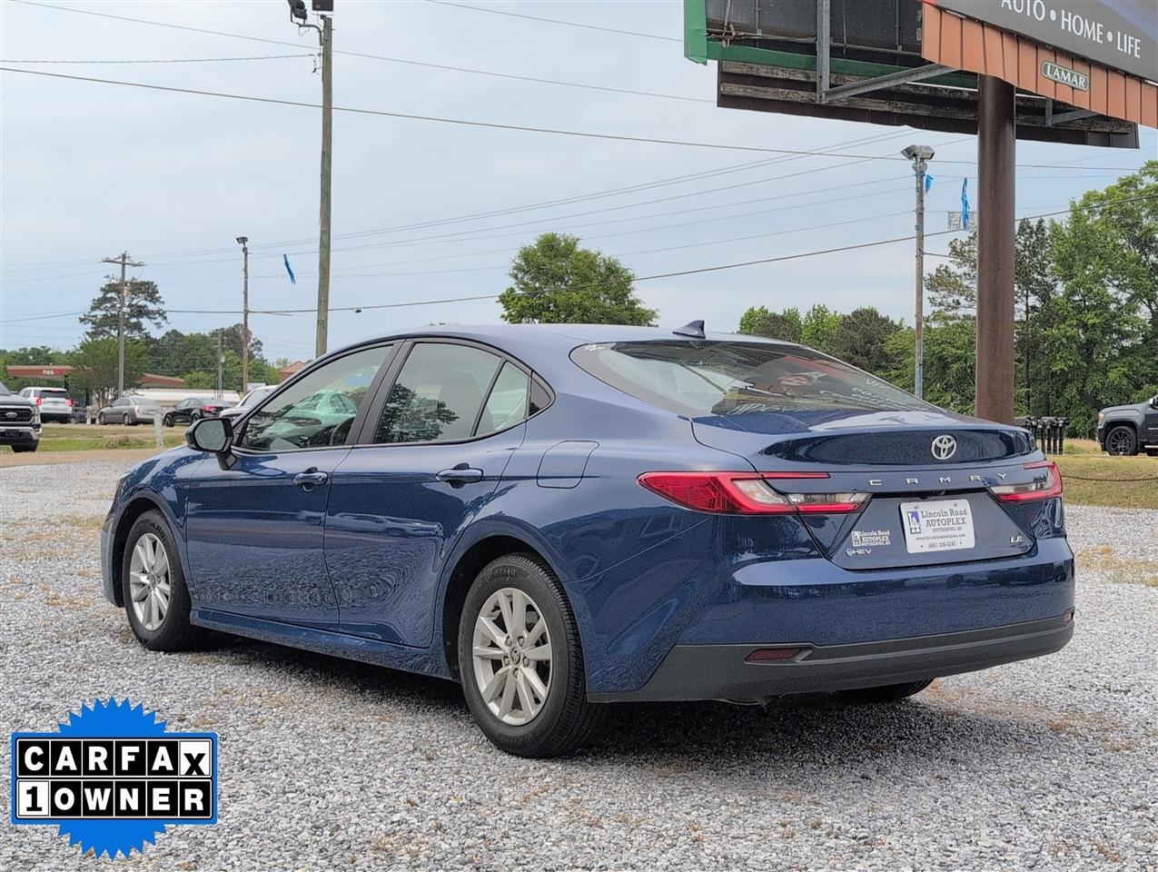 Toyota Camry XLE (Natl) 2025