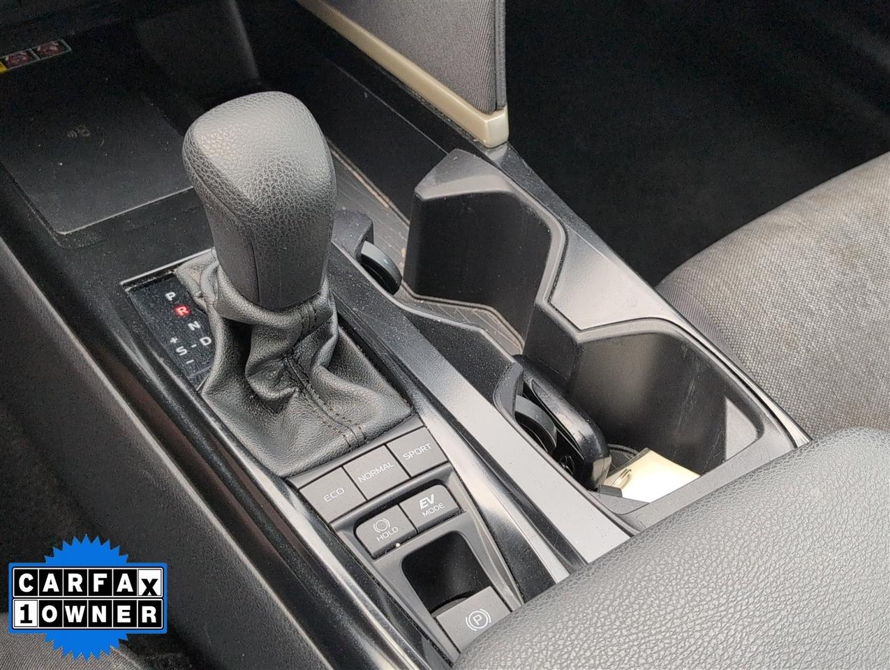 Toyota Camry XLE (Natl) 2025