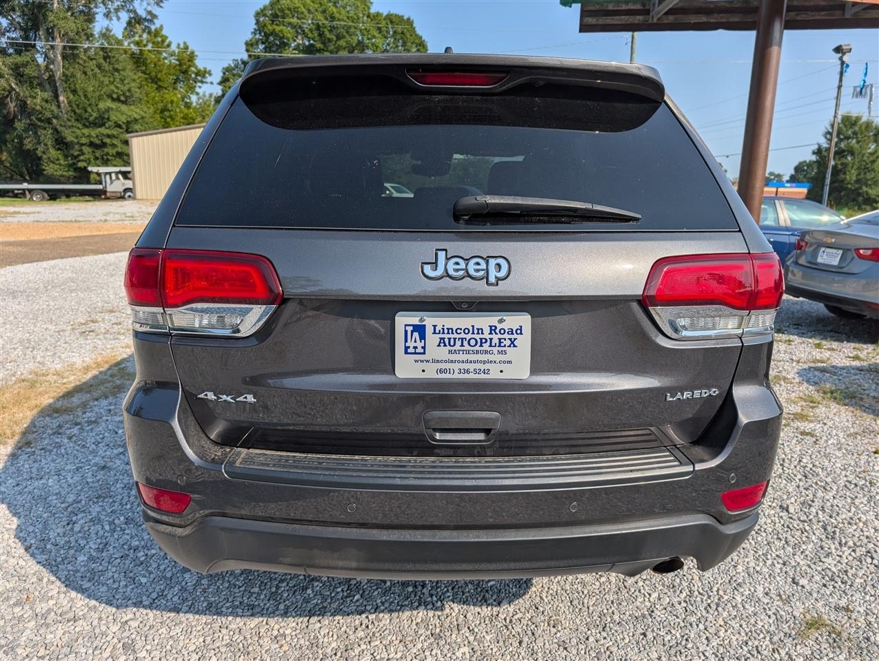 Jeep Grand Cherokee Laredo X 4x4 2021