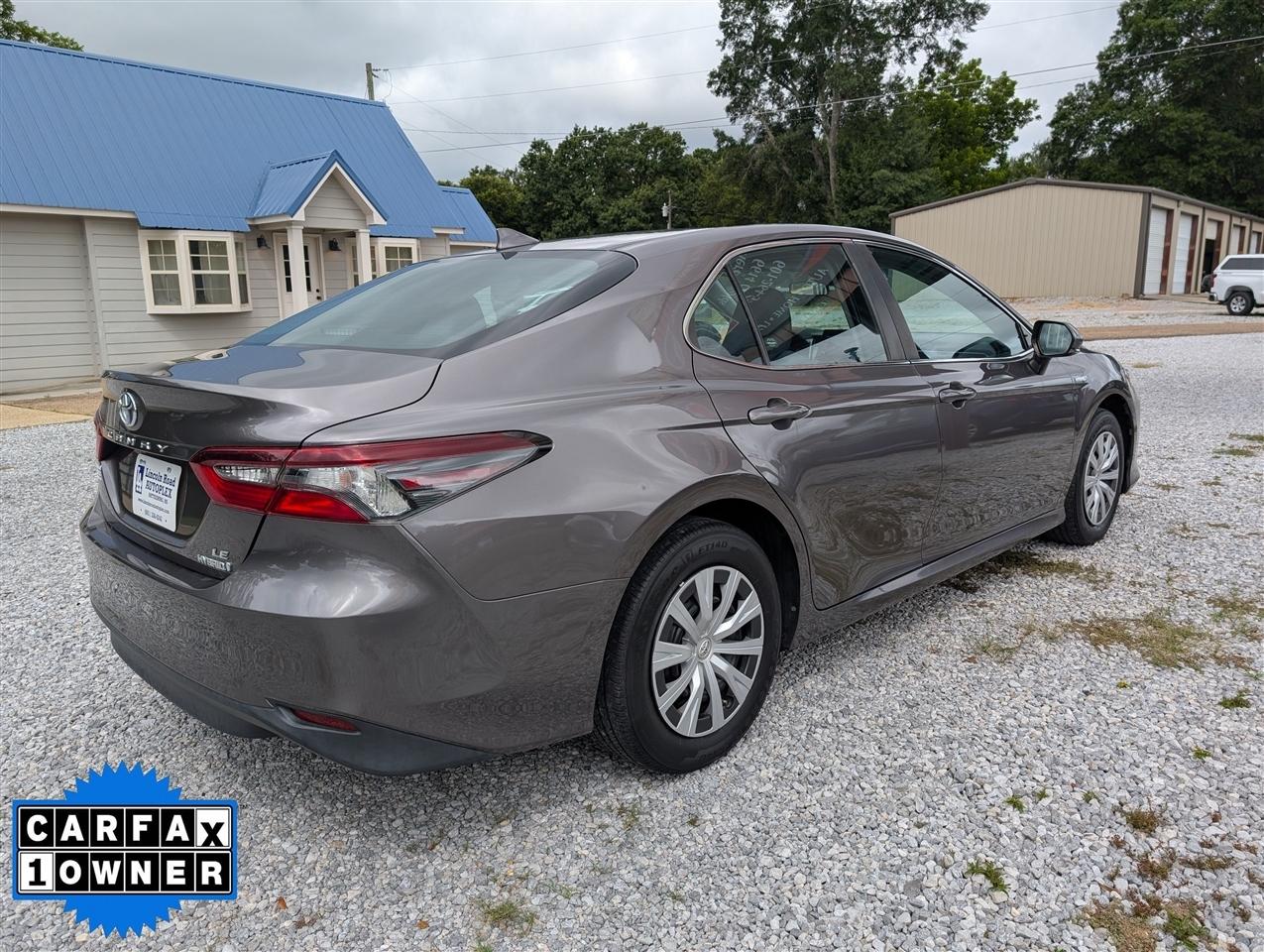 Toyota Camry Hybrid LE CVT (Natl) 2021