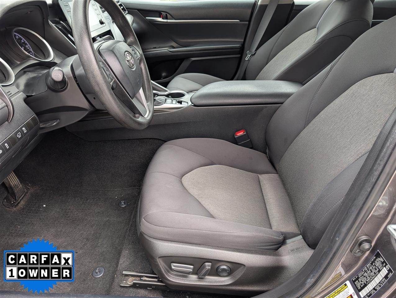 Toyota Camry Hybrid LE CVT (Natl) 2021