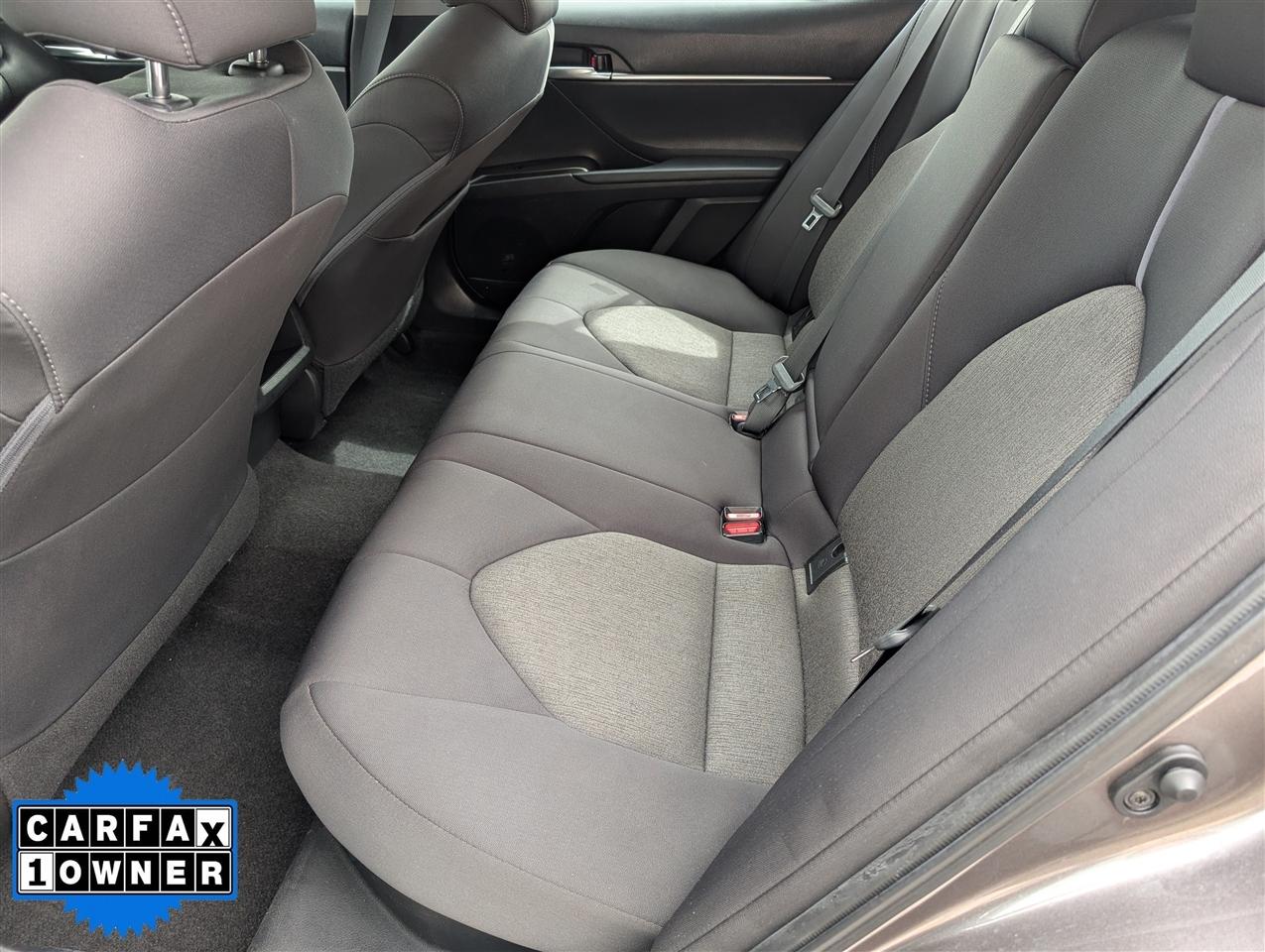 Toyota Camry Hybrid LE CVT (Natl) 2021