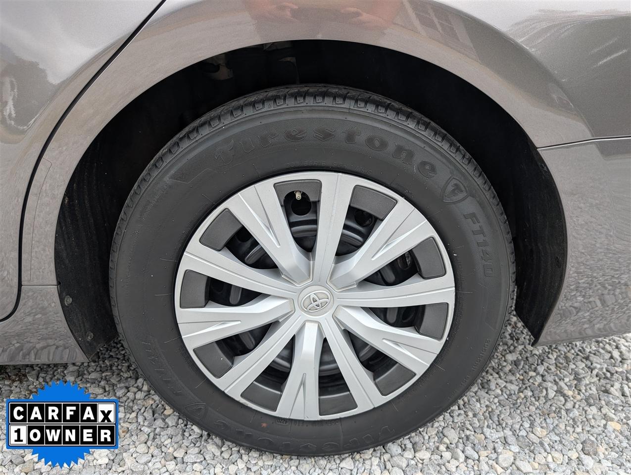 Toyota Camry Hybrid LE CVT (Natl) 2021