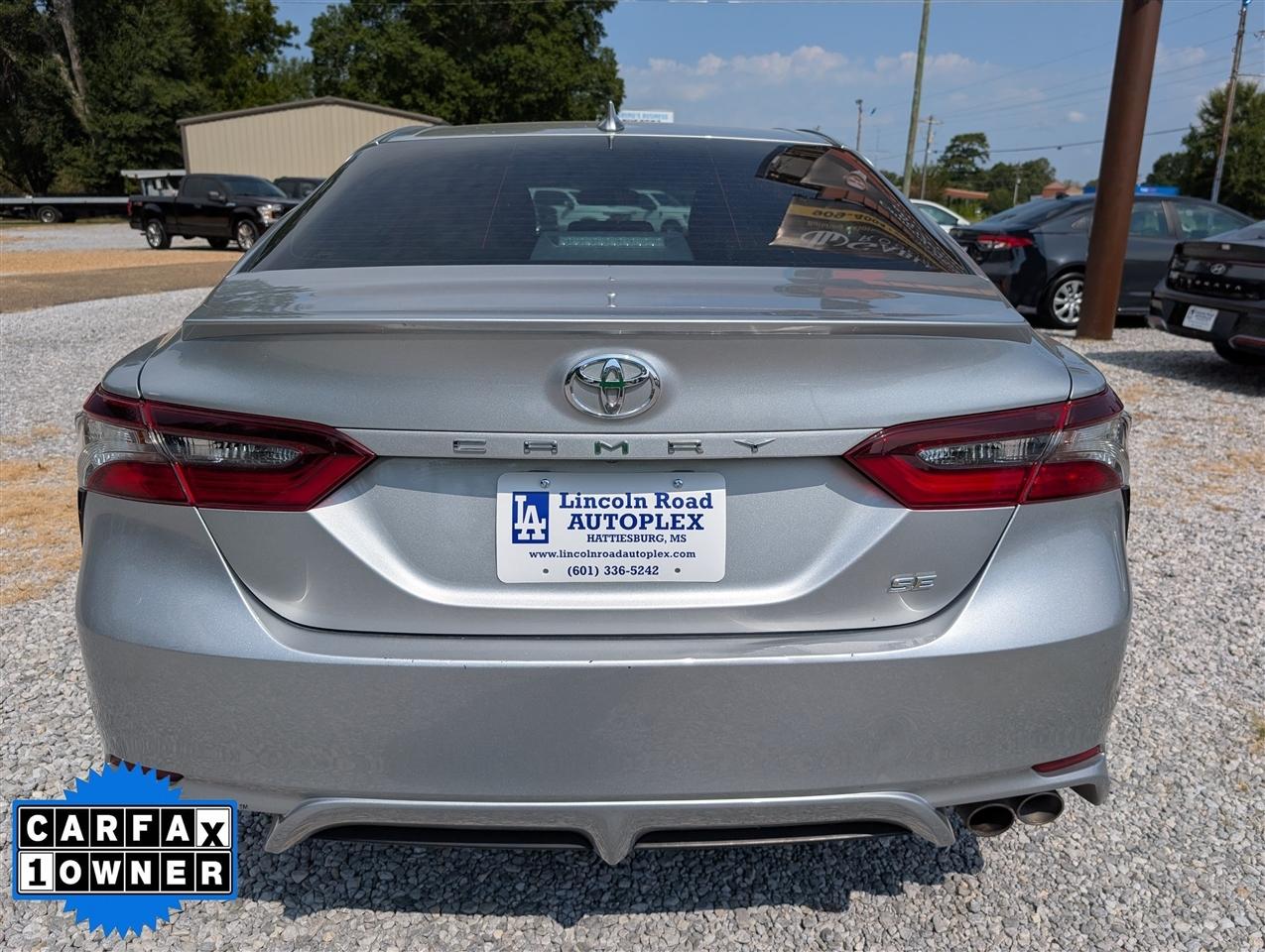 Toyota Camry SE Auto (Natl) 2022