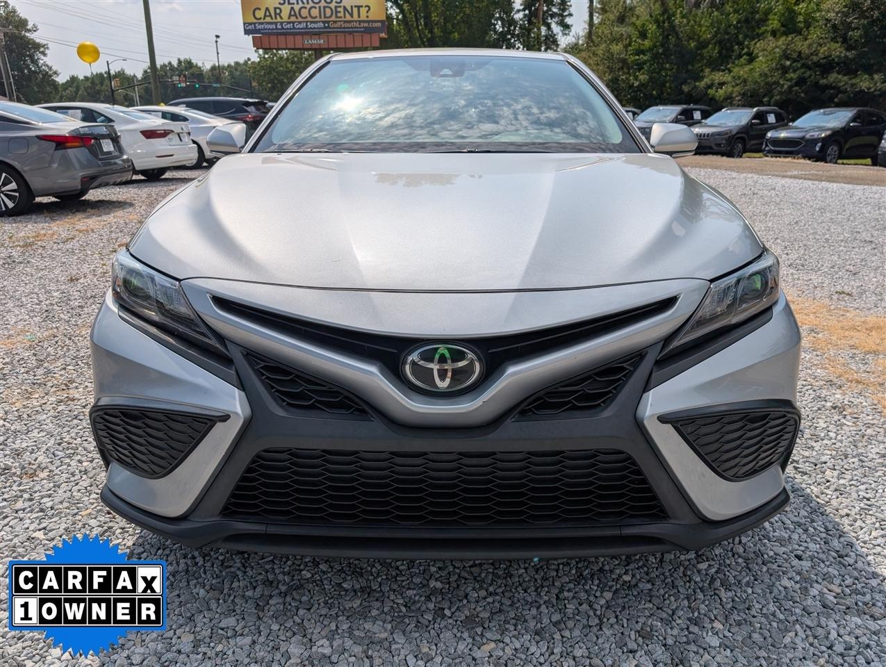 Toyota Camry SE Auto (Natl) 2022