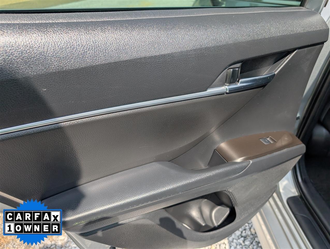Toyota Camry SE Auto (Natl) 2022