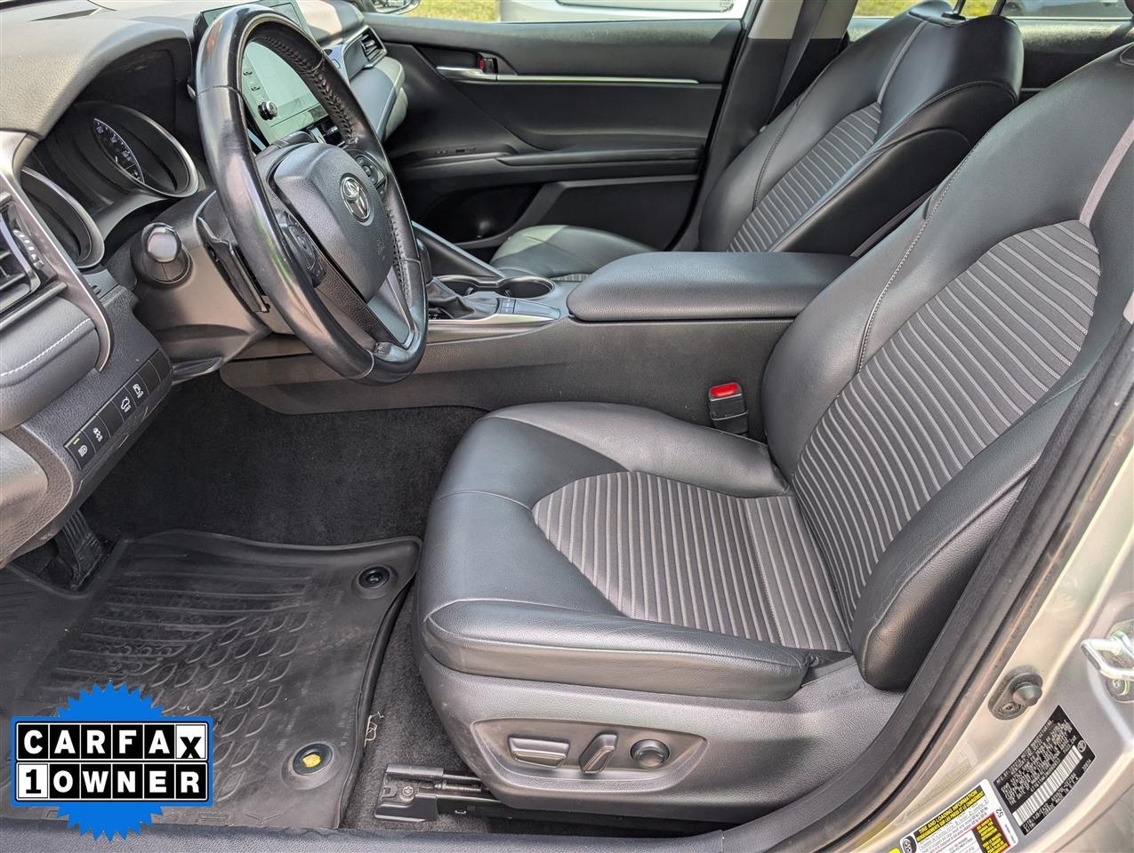 Toyota Camry SE Auto (Natl) 2022