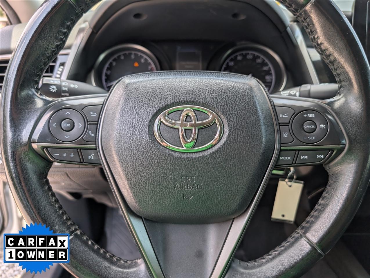 Toyota Camry SE Auto (Natl) 2022
