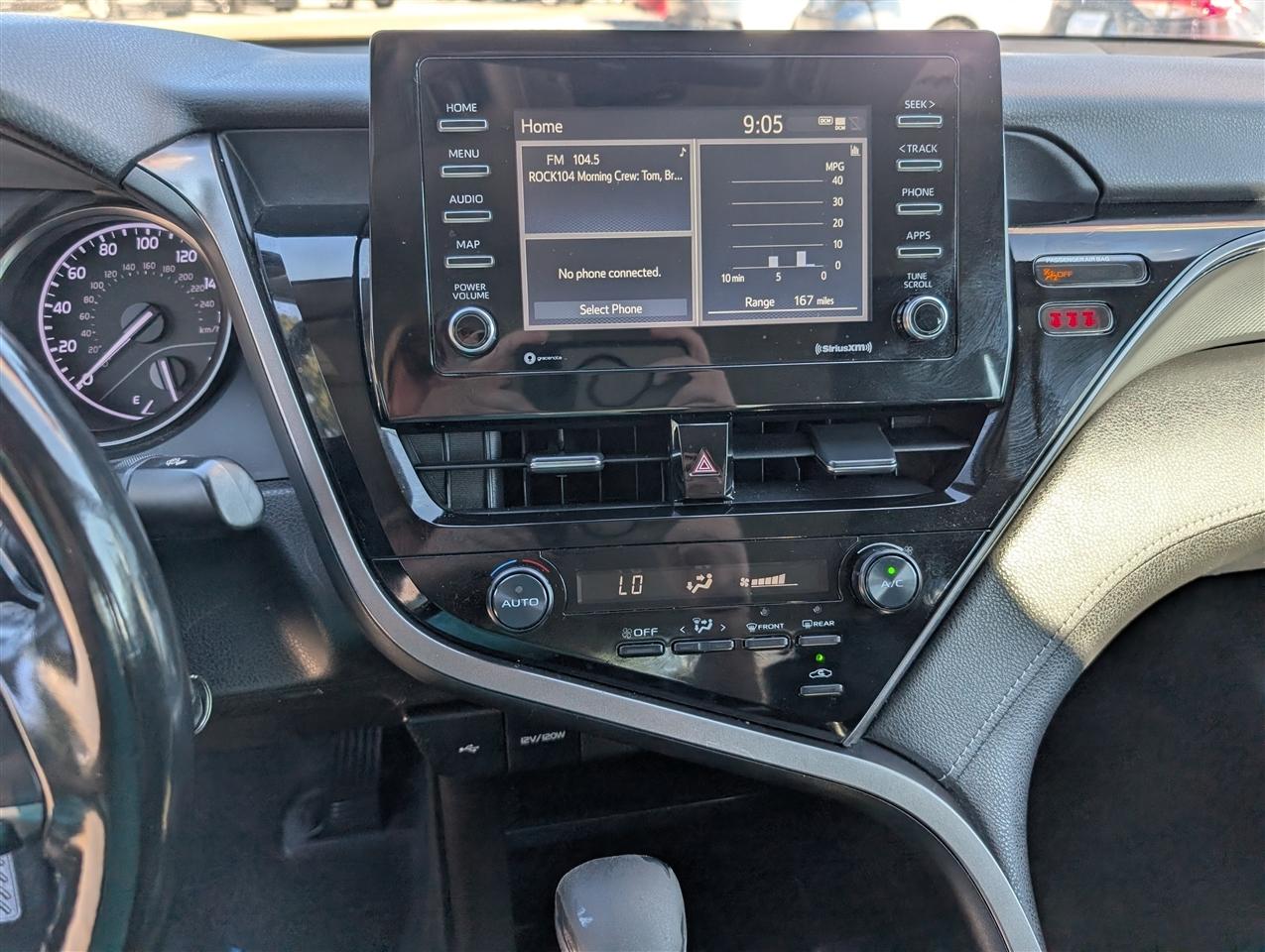 Toyota Camry SE Auto (Natl) 2021
