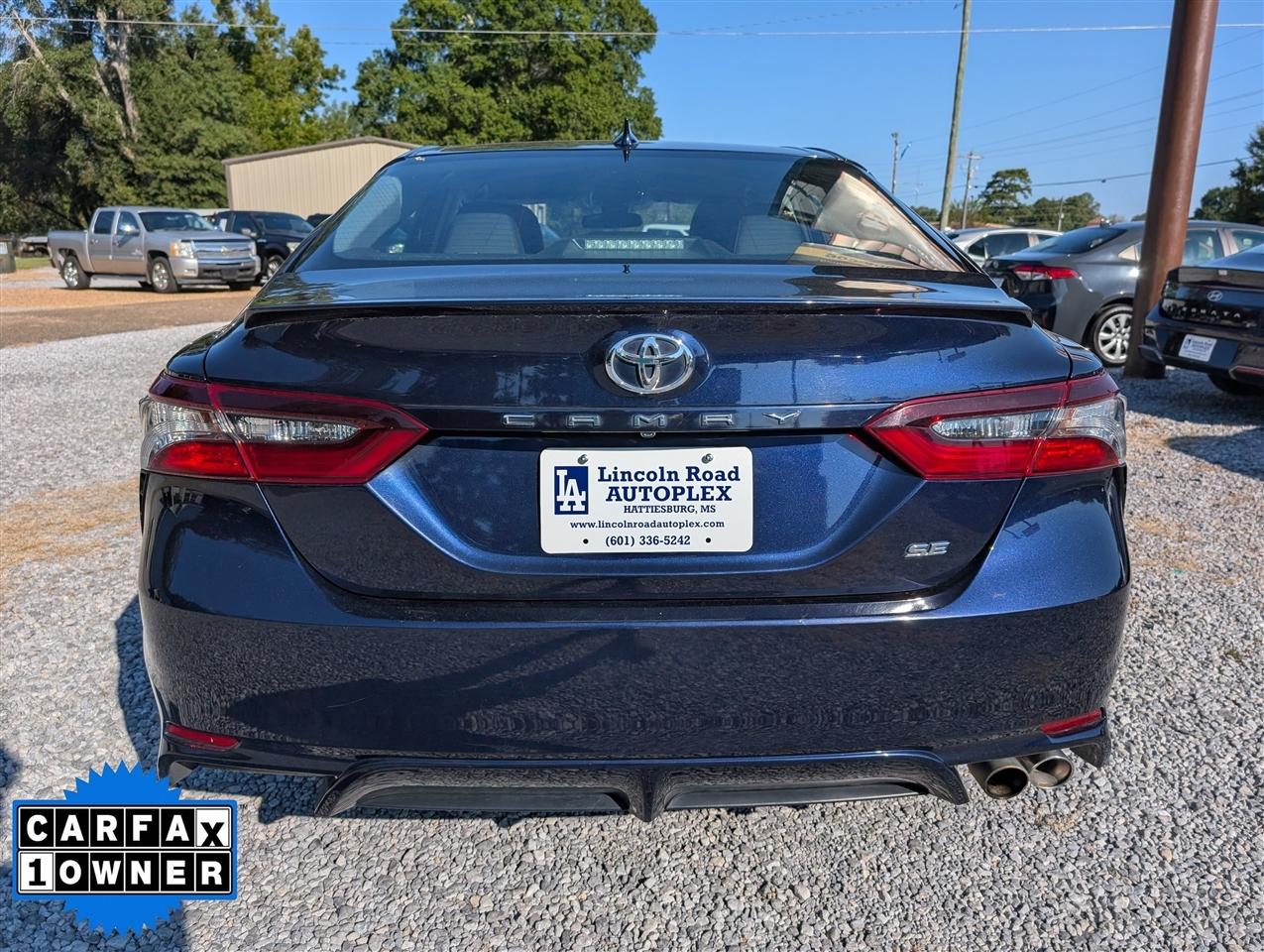 Toyota Camry  2021
