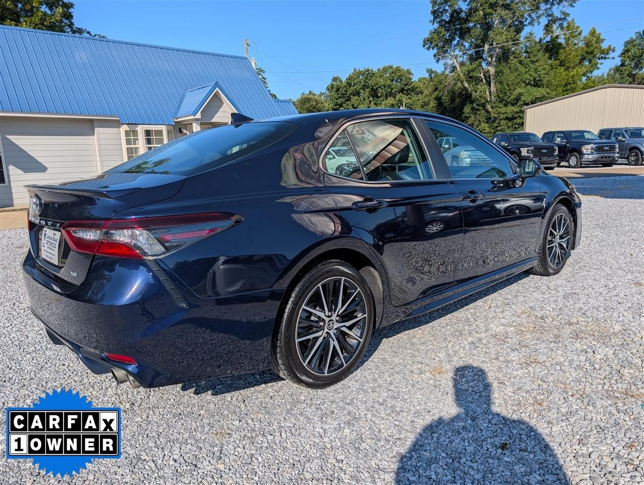 Toyota Camry  2021