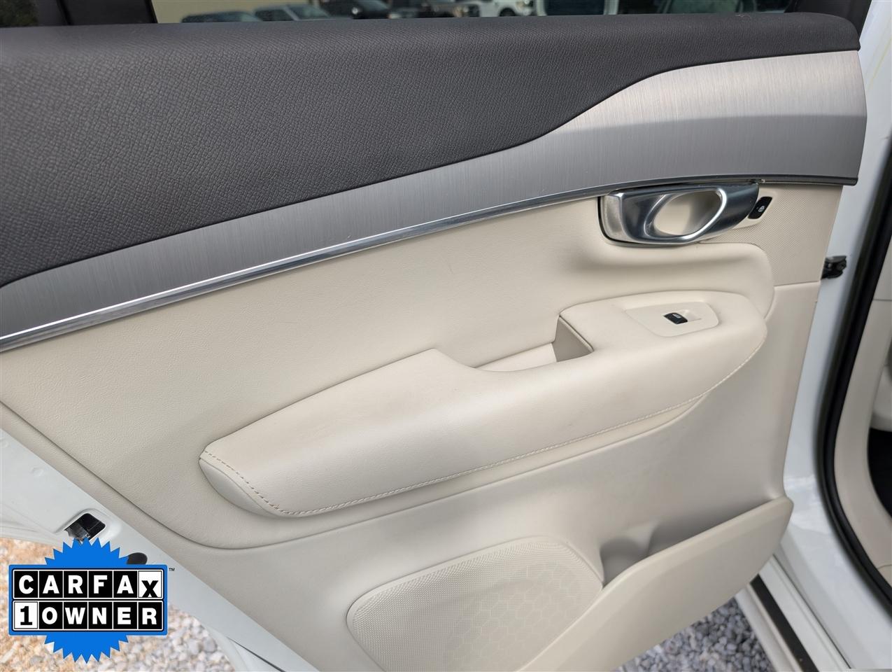 Volvo XC90  2023