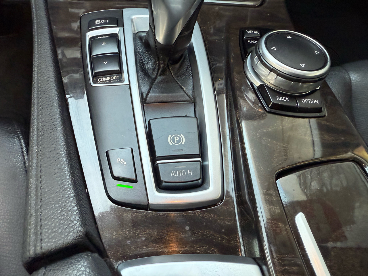 BMW 5-Series 528i 2016