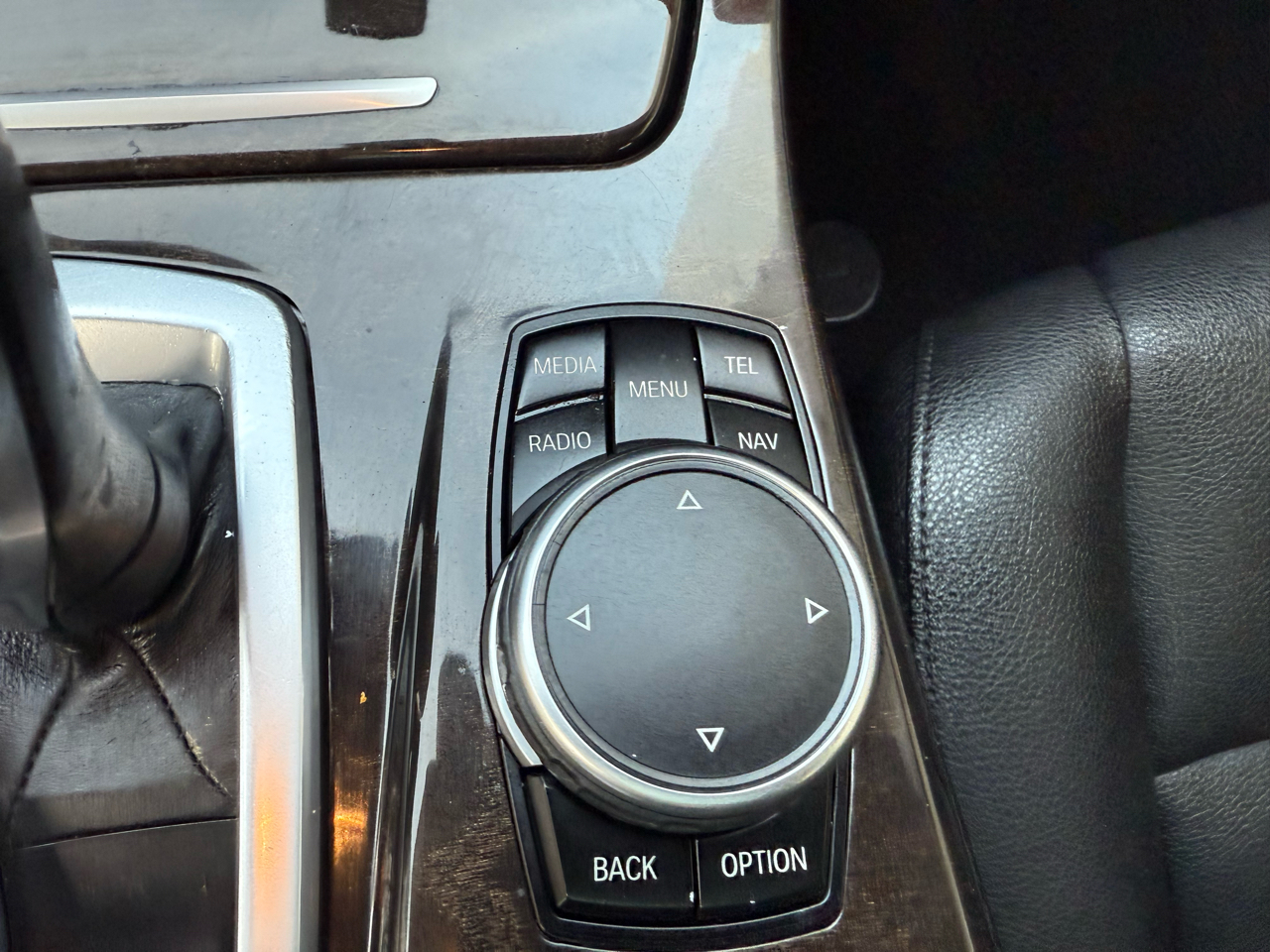 BMW 5-Series 528i 2016