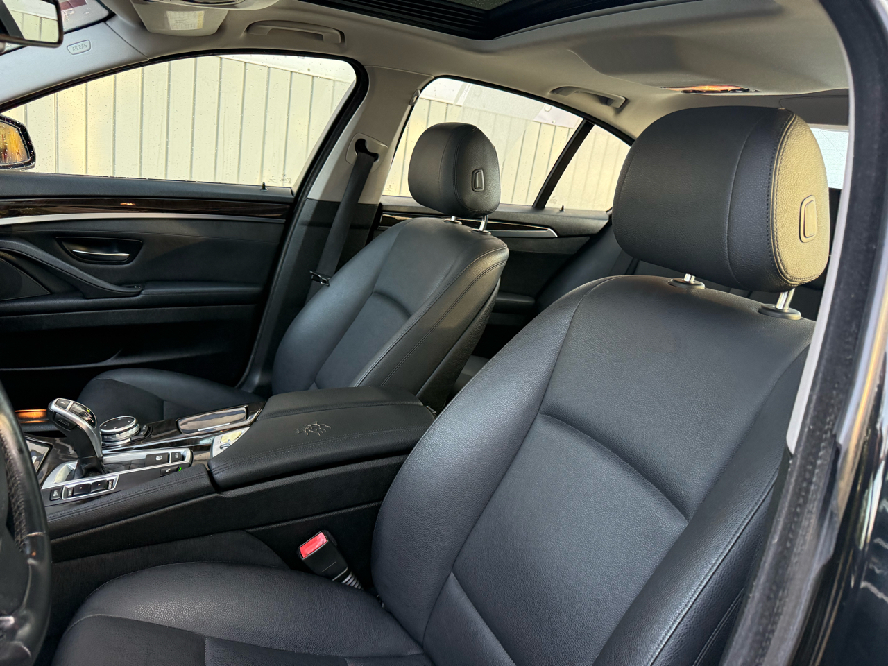 BMW 5-Series 528i 2016