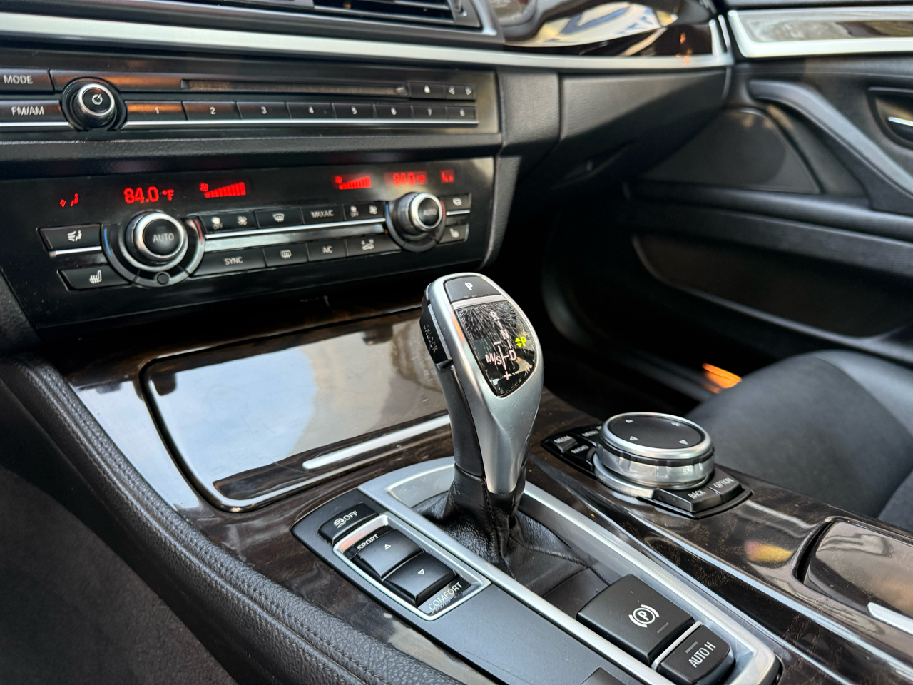 BMW 5-Series 528i 2016