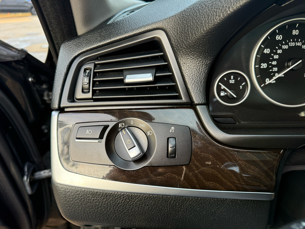 BMW 5-Series 528i 2016