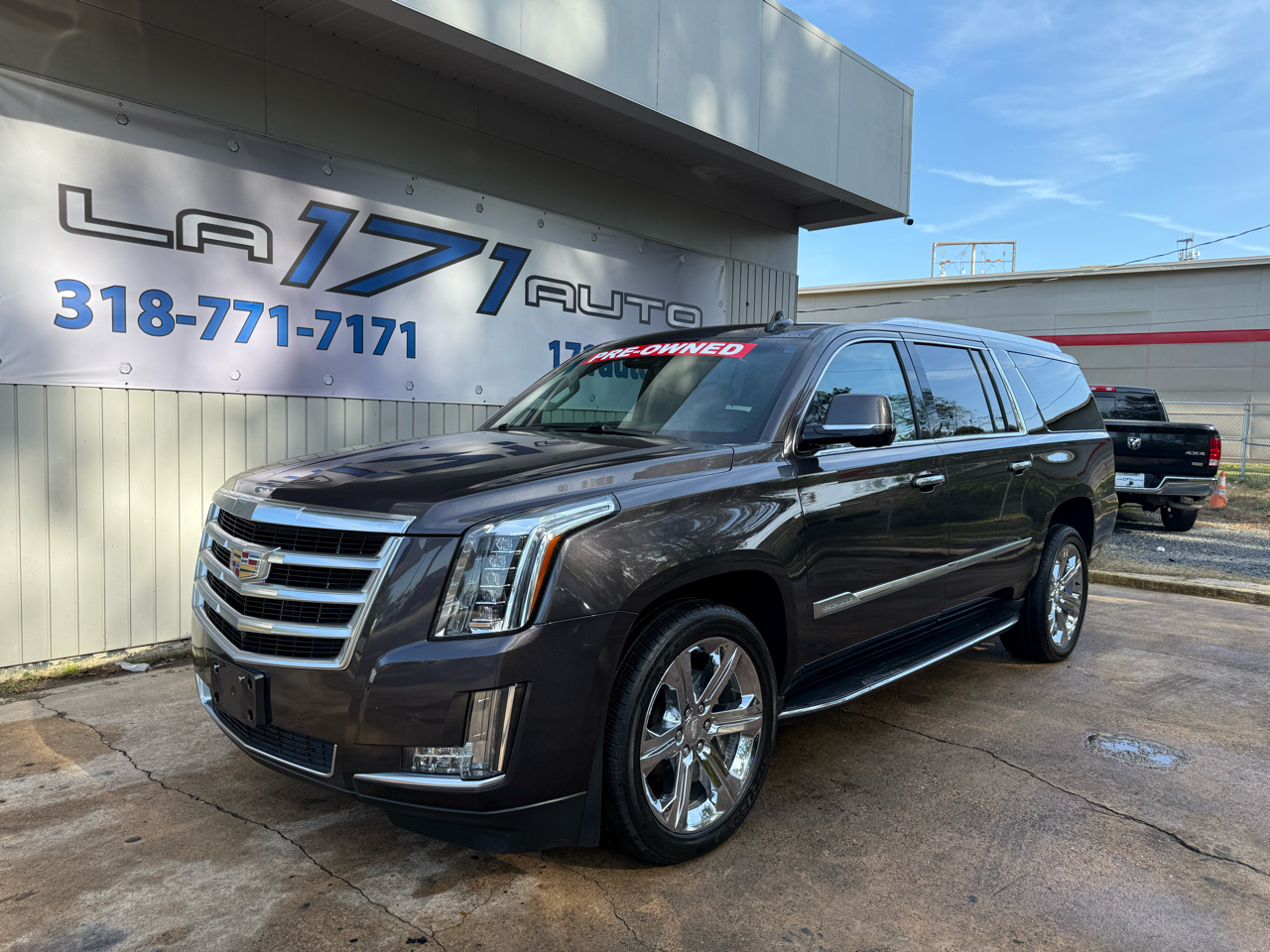 2016 Cadillac Escalade ESV Luxury's photo