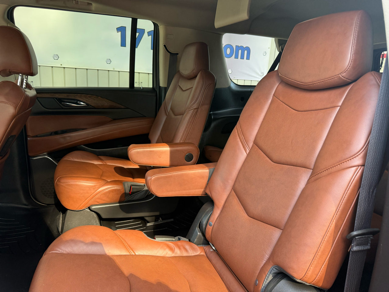 Cadillac Escalade ESV Luxury 4WD 2016