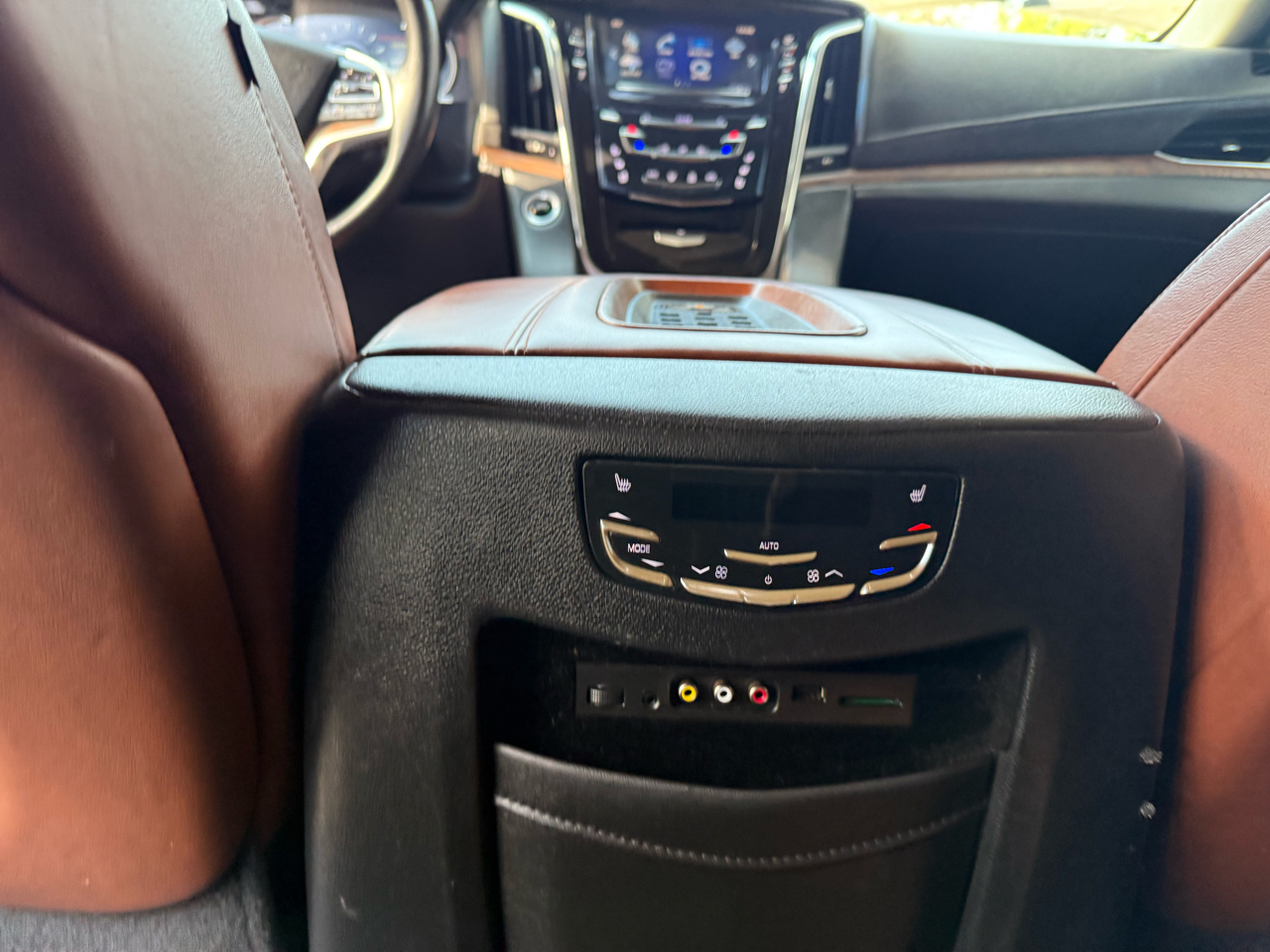 Cadillac Escalade ESV Luxury 4WD 2016