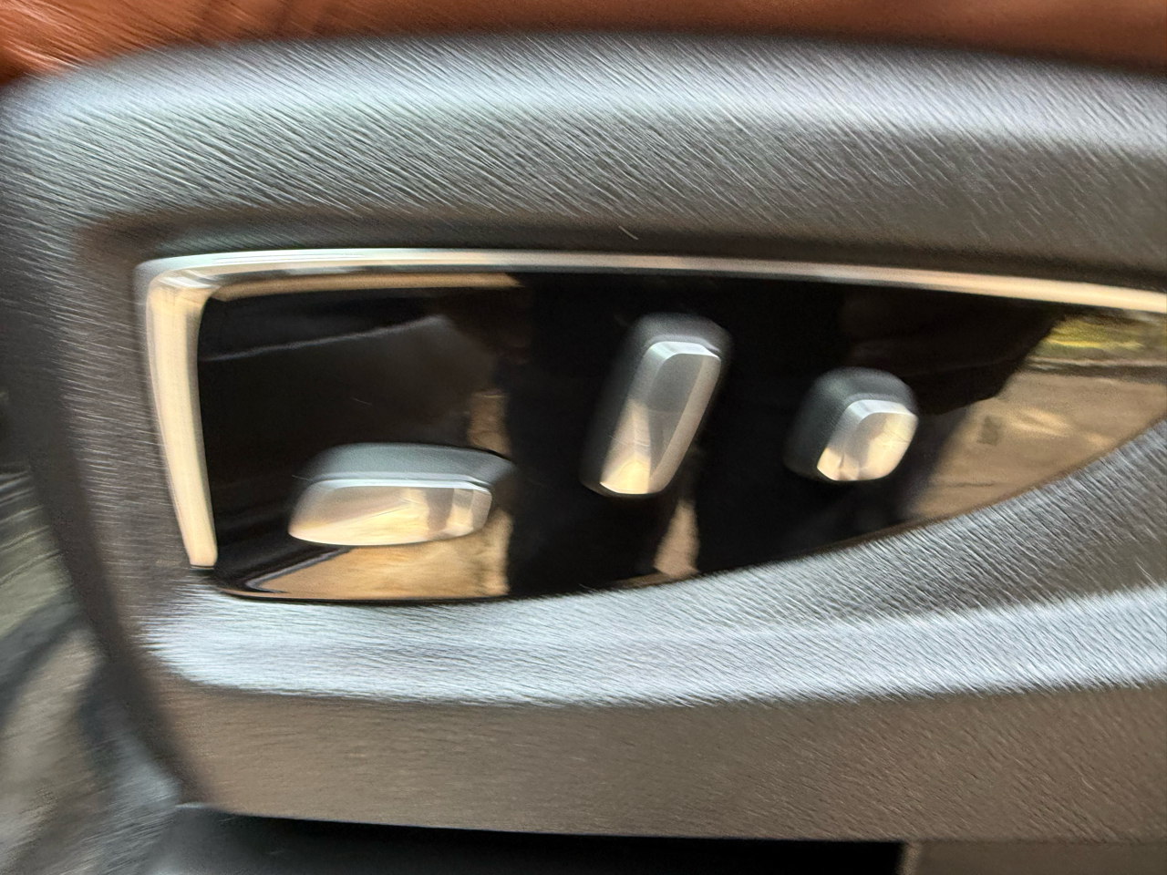 Cadillac Escalade ESV Luxury 4WD 2016